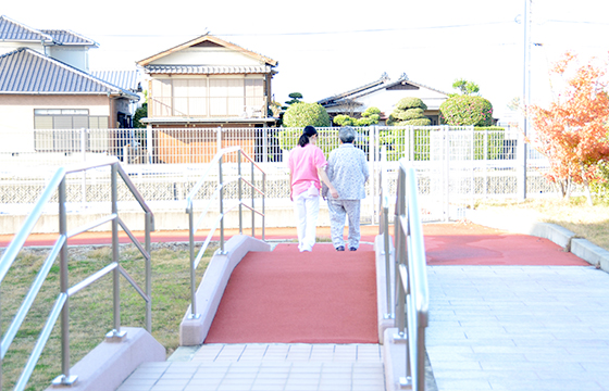 屋外歩行場